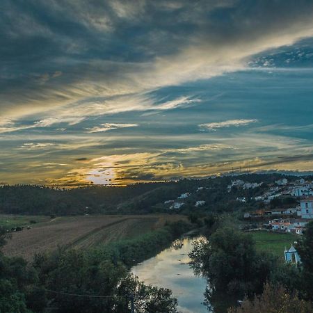 Romantic Riverside Retreat Одемира Екстериор снимка